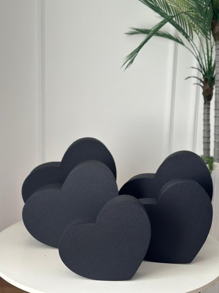 صندوق قلب أسود 5 قطع بدون شبره